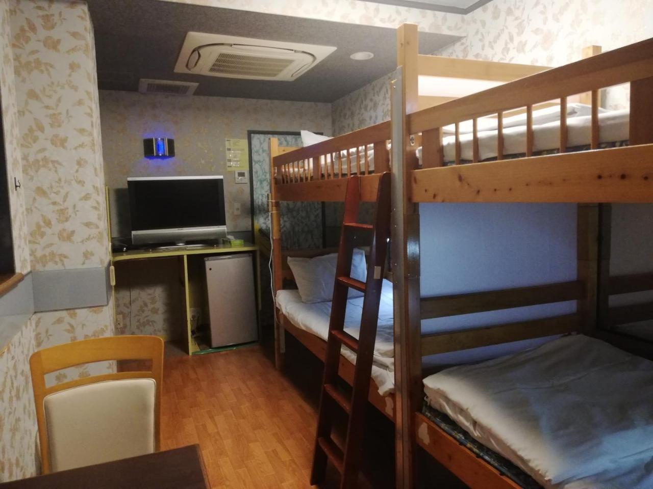 Family & Bakpak Tokyo Hostel Номер фото