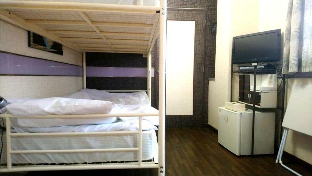Family & Bakpak Tokyo Hostel Экстерьер фото